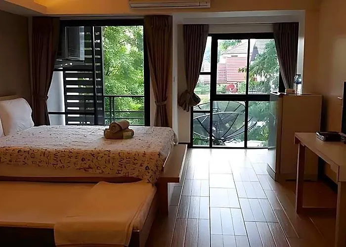 Woodroof Rangsit Hotel 2*