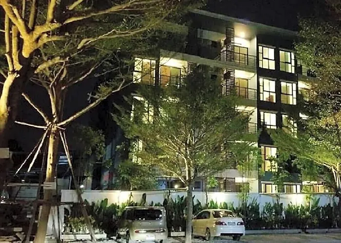 Woodroof Rangsit Hotel