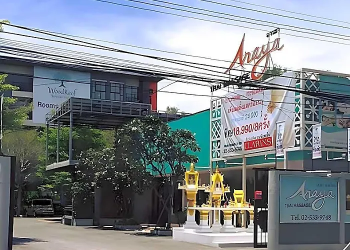 Woodroof Rangsit 2*