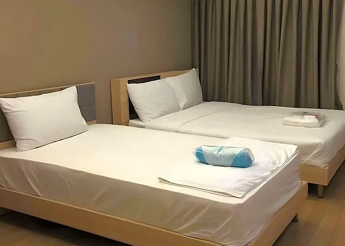 Woodroof Rangsit Hotel